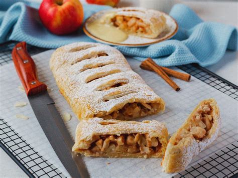 Apfelstrudel Mit Bl Tterteig Rezept Lecker