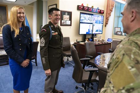 Dvids Images Cjcs And Seac Meet With Medal Of Honor Recipient Army