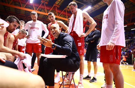 COACH CHRISTIAN NEL POST PARTITA CON FORLÌ Pallacanestro Trieste