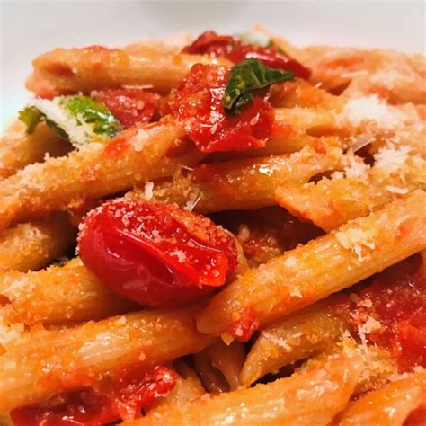 Check out SCARPARIELLO SAUCE Shop online on 100x100 Italia Tipicità