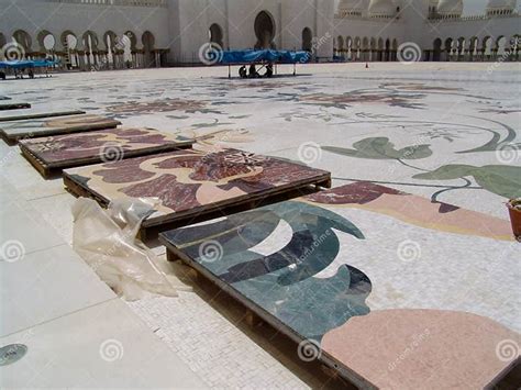 Abu Dhabi Historic 2007 Laying Of Courtyard Mozaic In Sheikh Zayed