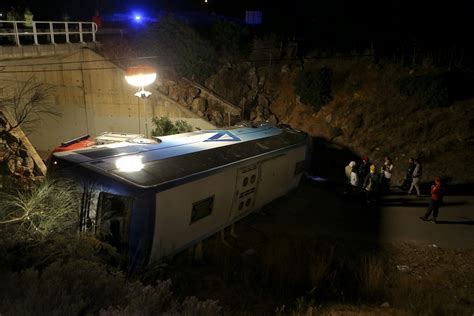 Despiste de autocarro na Via do Infante faz três mortos e 31 feridos