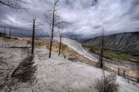 Fundo Paisagem Desolada Deserto Geotérmico Céu Foto E Imagem Para