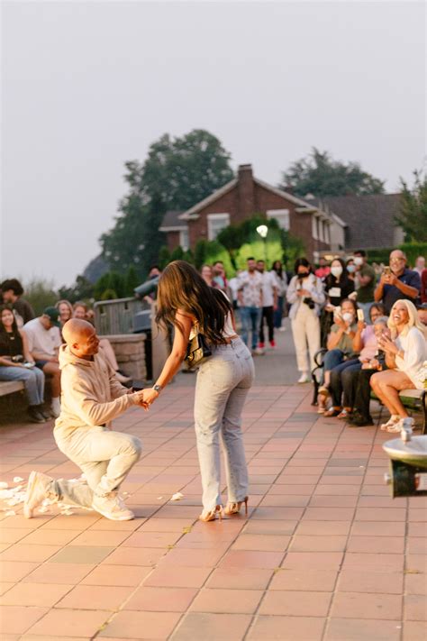 Tyler Lockett Engaged To Lauren Jackson At Kerry Park In Seattle