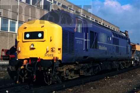 35mm Slide Br British Rail Diesel Loco Class 37 37372 1996 Eastleigh