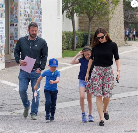 Jennifer Garner Ben Affleck Et Leurs Enfants Samuel Et Seraphina à La Sortie De Léglise à Los