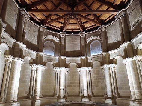 El Museo de Huesca reabre la Sala de Doña Petronila tras renovar su acceso