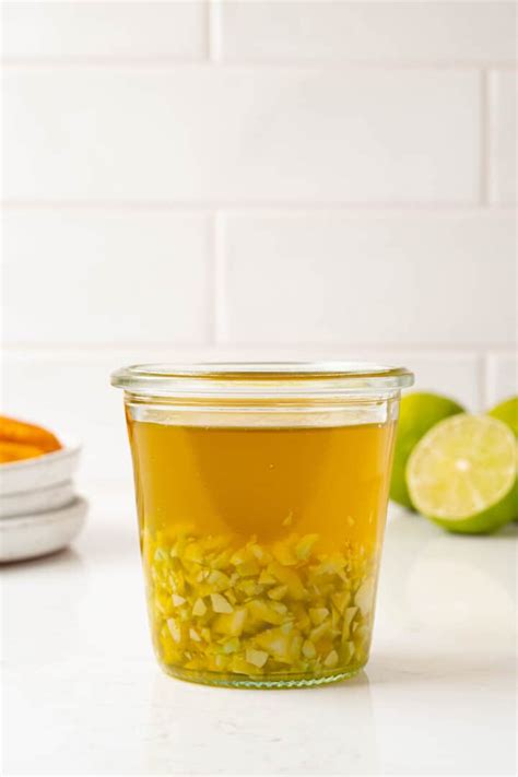 5 Minute Mojo De Ajo Garlic Sauce Salimas Kitchen