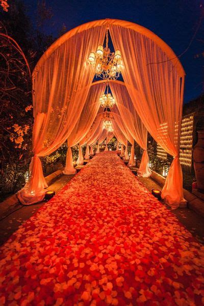 Stunning Decor Ideas For Entrance At Wedding Shaadi Baraati