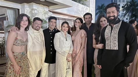 Madhuri Dixit Poses Along With Vicky Kaushal Katrina Kaif Kiara