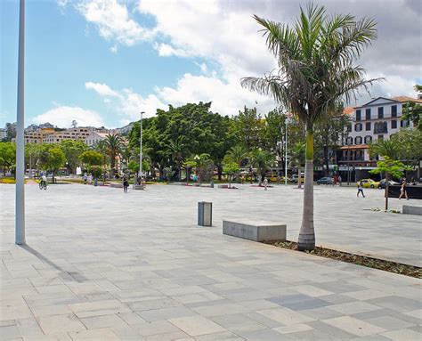 Praça do Povo Visitfunchal