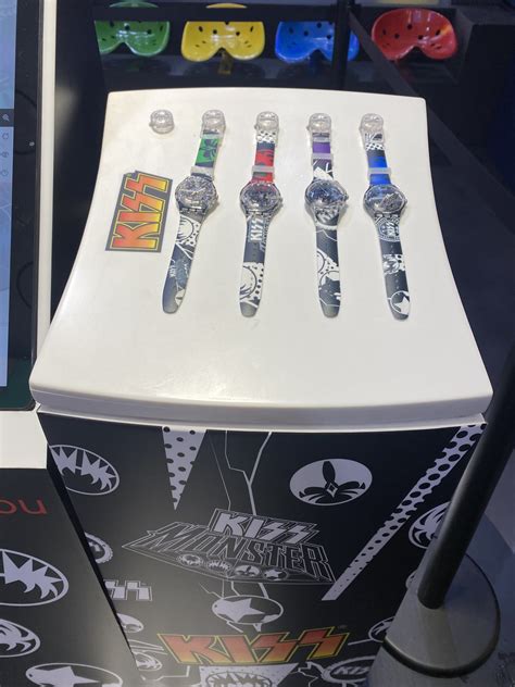 KISS PRESENTA EN NUEVA YORK SU COLECCIÓN DE RELOJES SWATCH Kiss Army