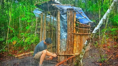 Solo Camping Hujan Deras Membuat Shelter Sederhana Untuk Bertahan