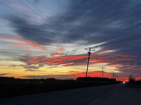 Mustang, Oklahoma Sunset : r/SkyPorn