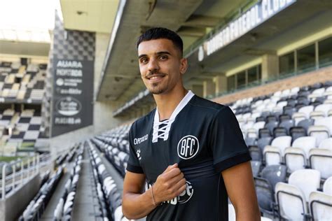 João Gonçalves renova contrato até 2027 BOAVISTA Futebol Clube