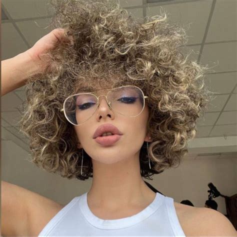 Создать мем "кудрявое, афро кудри на короткие, волосы кудрявые ...