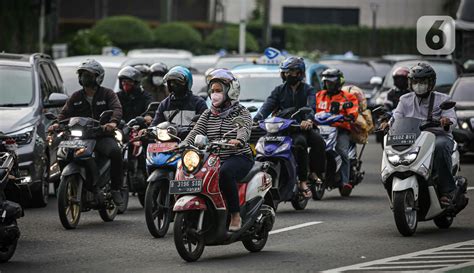 FOTO Jakarta PPKM Level 1 Pekerja Sektor Non Esensial WFO 75 Persen