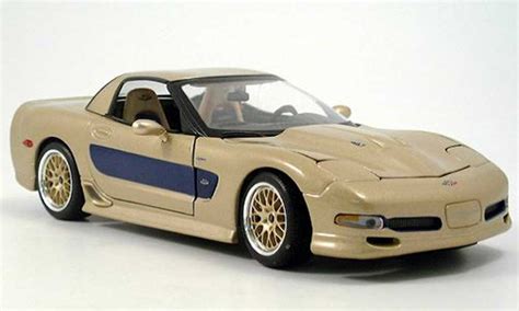 Chevrolet Corvette Miniature Guldstrand Gold Maisto 1 18 Voiture