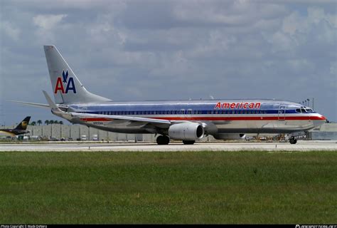 N952AA American Airlines Boeing 737 823 WL Photo By Wade DeNero ID