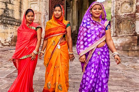 ¿qué Es El Sari La Vestimenta Típica De Las Mujeres De La India Majestic