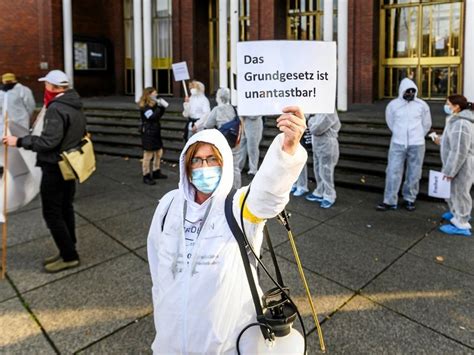 Bochum Querdenker Demonstrieren Auf Dem Kirmesplatz