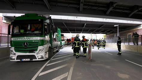 Hamburg HVV LKW rammt Brücke U Bahn gesperrt moin de