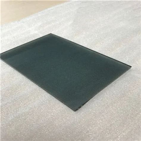 Black Plain Rectangle Tinted Float Glass Size 2440 Mm Length