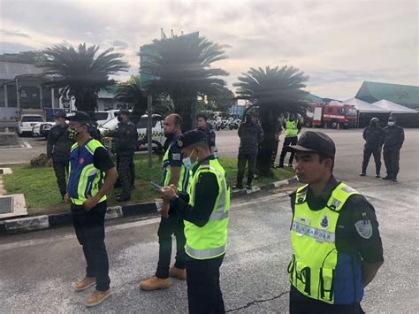 Rider Dumps Fiancee At Jpj Penang Road Block Paultan Org