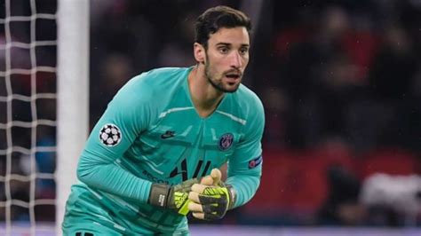 PSG Sergio Rico si è risvegliato dal coma La moglie Vediamo la luce