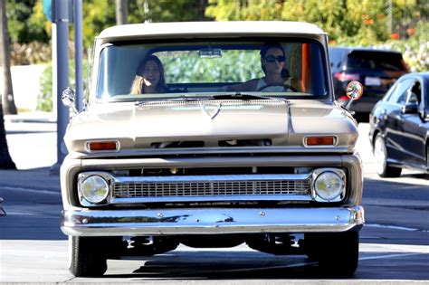 Hailey Rhode Bieber And Kendall Jenner On Kendall S Classic Pickup