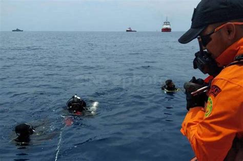 Tim Penyelam Armada L Tni Al Berhasil Temukan Cvr Lion Air Jt