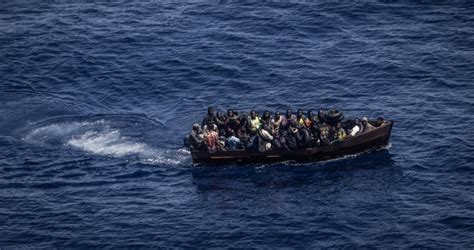 Caos En Isla Lampedusa Tras La Llegada De 5 Mil Inmigrantes En Un Solo Día