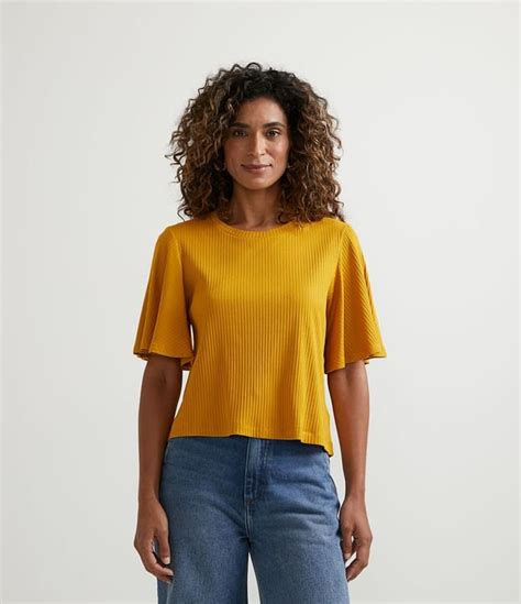 Blusa Manga Curta Em Viscose Flare E Gola Redonda Marrom