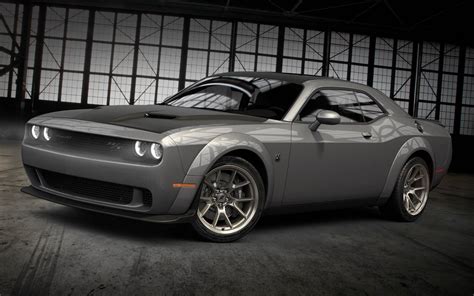 2020 Dodge Challenger Commemorative Edition Is A Smokeshow 14