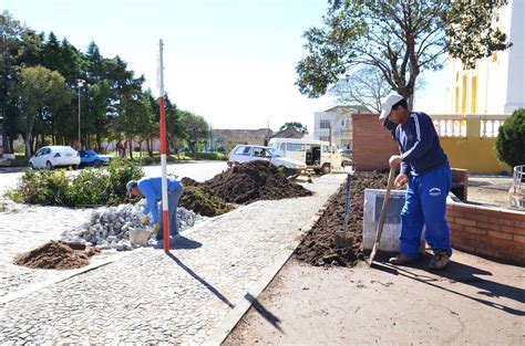 Blog do Lorenzo Prefeitura revitaliza a Praça do Largo Farroupilha