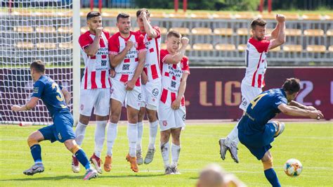 Jak piłkarski Rzeszów stanął na nogi Piłka nożna Przegląd Sportowy