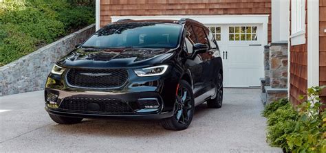 2024 Chrysler Pacifica Images Internal And External Photos