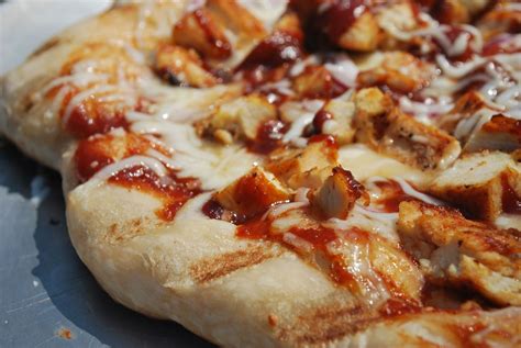 Grilled Bbq Chicken Pizza Savoryreviews