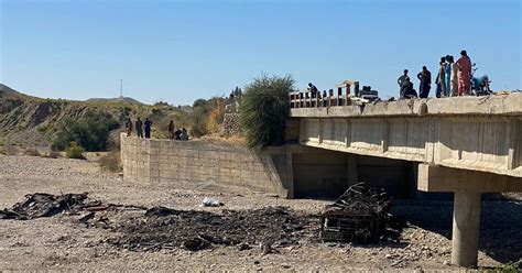 Bus St Rzte Von Br Cke In Schlucht Viele Tote In Pakistan