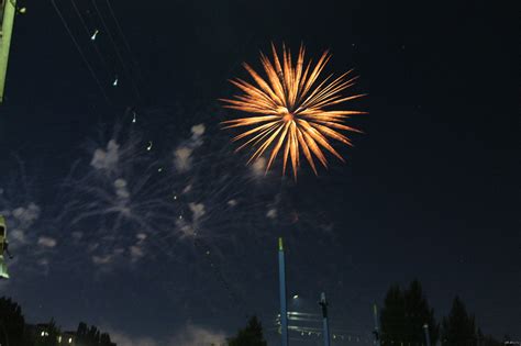 Салют в честь дня города :) | Пикабу