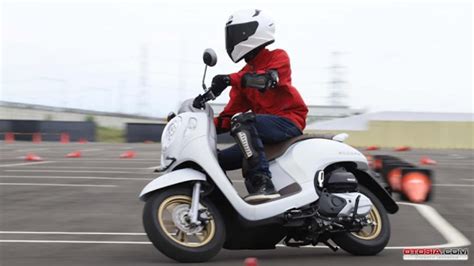 Cara Belajar Keseimbangan Naik Motor Ikuti Langkah Langkah Ini