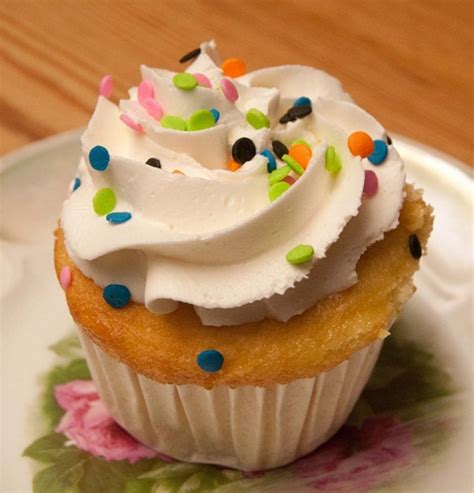 40 Cute Birthday Cupcake Decorating Ideas For Kids - DesignMaz