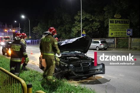 Wałbrzych Zderzenie dwóch aut na Wrocławskiej Jedna osoba