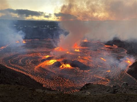 Foto Gunung Kilauea Di Hawaii Kembali Meletus Muntahkan Lava Pijar