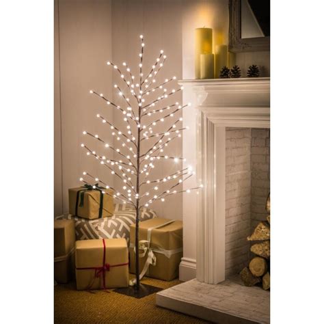 1 5m Warm White Snwy Twg Tree W Berries 180 LEDs Light Up Misc