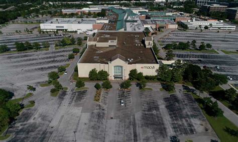 The Woodlands Mall to reopen Tuesday with safety measures, limitations