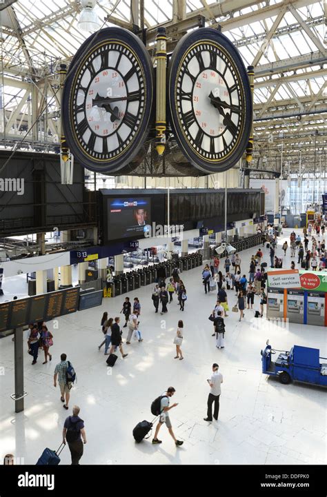 Waterloo Train Station Clock Waterloo Hi Res Stock Photography And