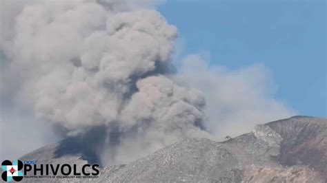 Kanlaon: Phivolcs records more ash emissions; eruption possible | Cebu ...