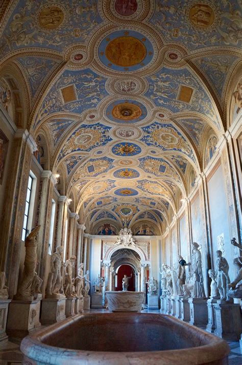 LA SALA DE LOS BUSTOS Y EL GABINETE DE LAS MÁSCARAS Rutas en Roma