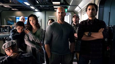 'The Meg' Review: Jason Statham can't save defective shark thriller ...